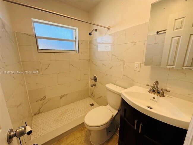 Foto del edificio - 254 SW 14th St