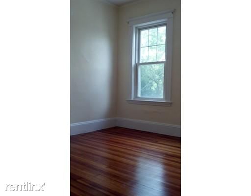 Building Photo - 200 Larch Rd