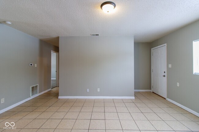 Building Photo - 6213 Commodore Dr