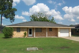 Building Photo - 1123 W Camellia Dr