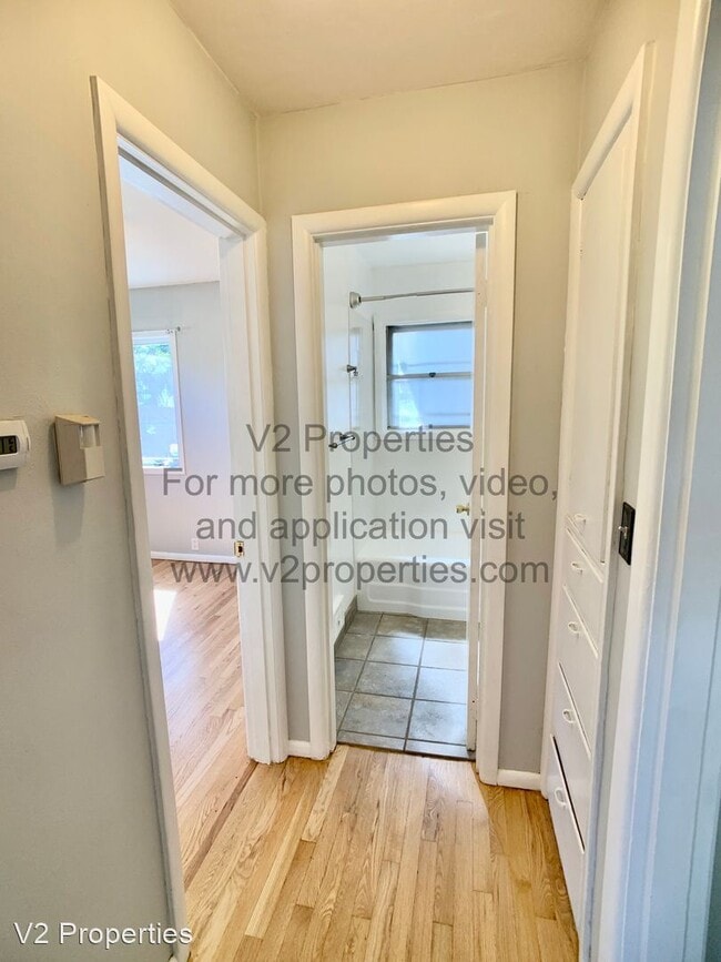 Building Photo - 2 br, 1 bath House - 1770 NE Bryant St