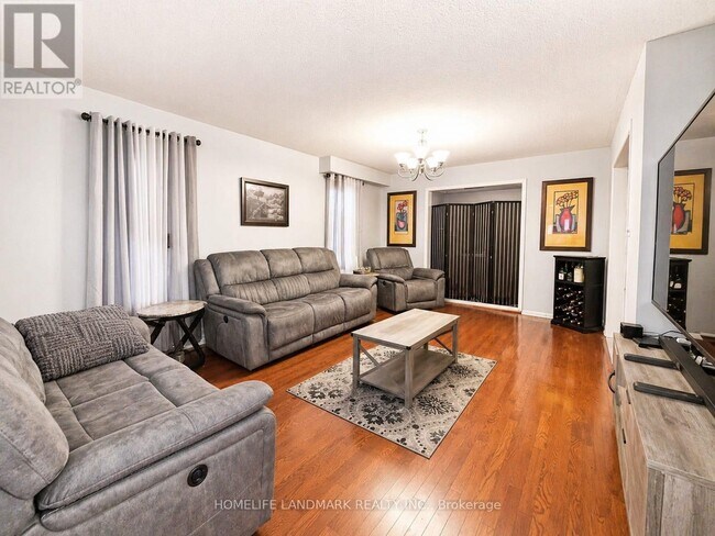 Photo du bâtiment - 103 Starr Crescent