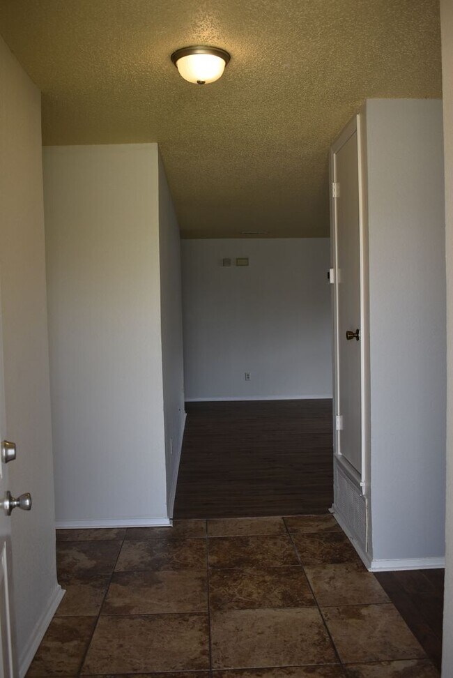 Foto del edificio - 2900 Cinco Dr
