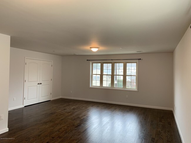 Building Photo - 23 Howe St