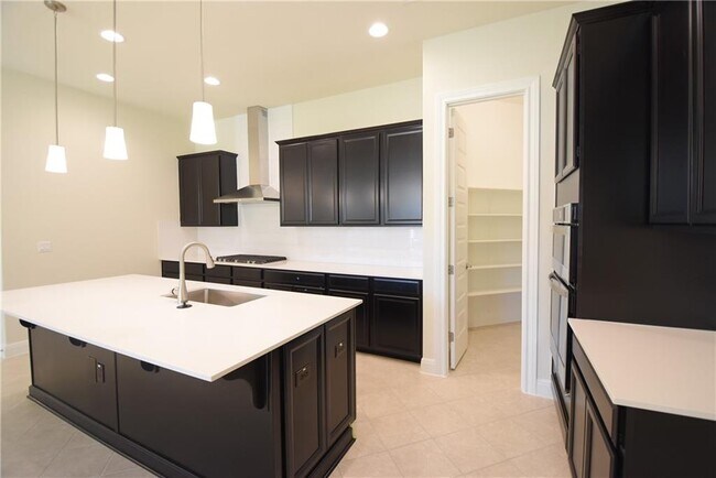 Foto del edificio - 16337 Donoher Dr