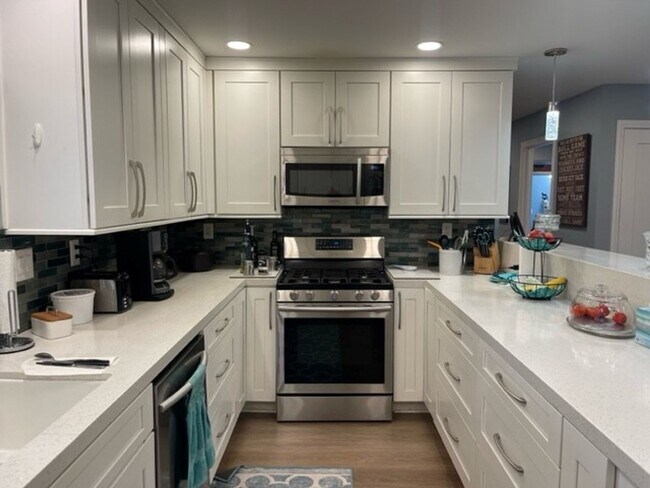 Building Photo - Beautiful 55 or better community, Availabl...