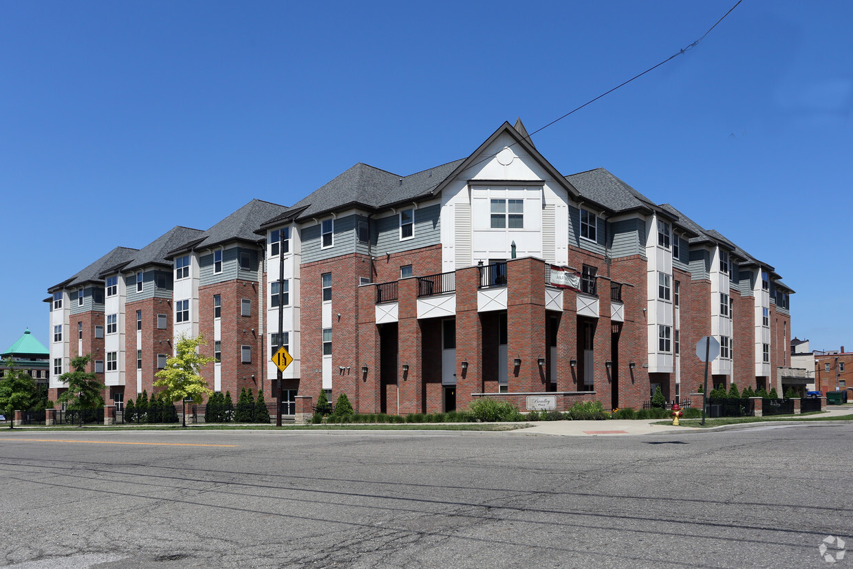 Foto principal - Bradley Place Senior Apartments