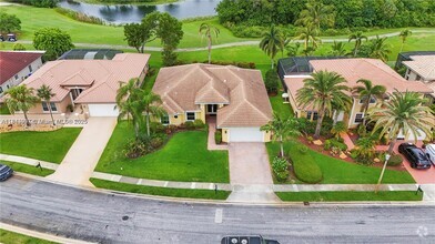 Building Photo - 720 Cypress Pointe Dr W