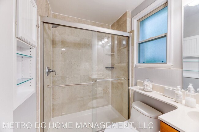 Building Photo - 1 br, 1 bath House - 1363 K Street SE Apt....