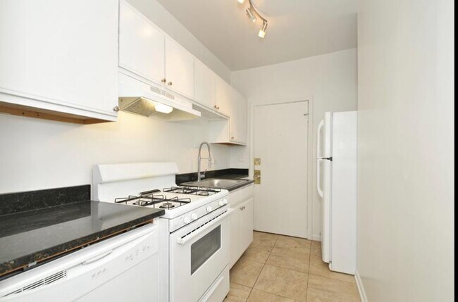 Foto del edificio - 5239 N Winthrop Ave