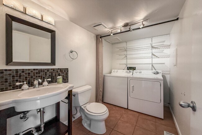 Building Photo - 3747 Talisman Pl