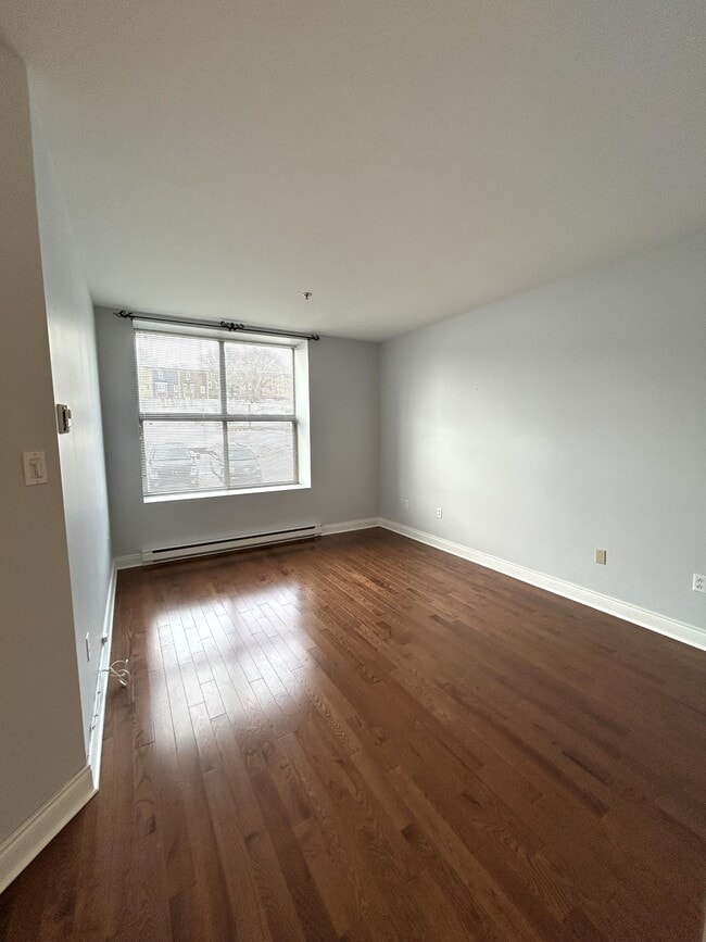 Building Photo - 130 Lemarchant Rd