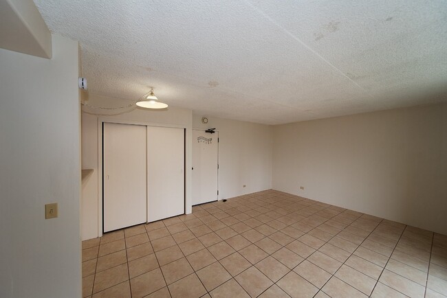 Building Photo - 430 Keoniana St