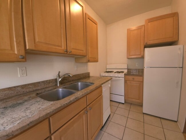 Photo - Main Floor of Triplex with Awesome Front P... Apartment