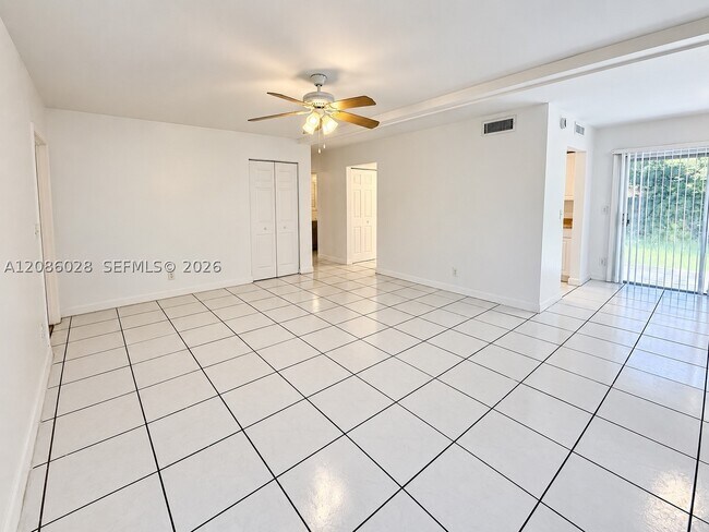 Foto del edificio - 7804 NW 73rd Terrace