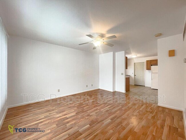 Building Photo - 1400 4th St