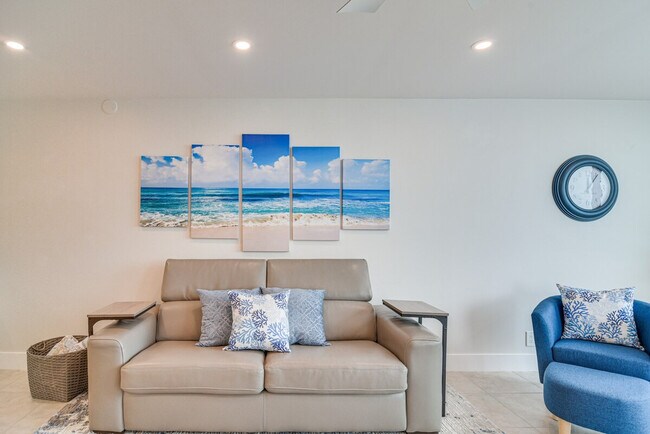 Foto del edificio - 6260 Palma Del Mar Blvd S