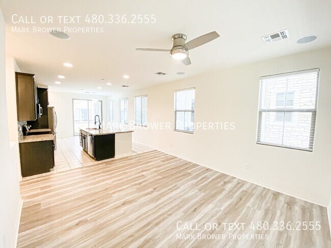 Foto del edificio - 1638 E Lowell Ave