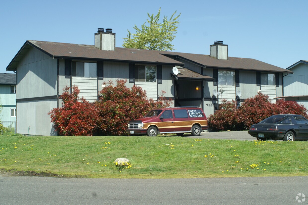 Primary Photo - 913 75th St E
