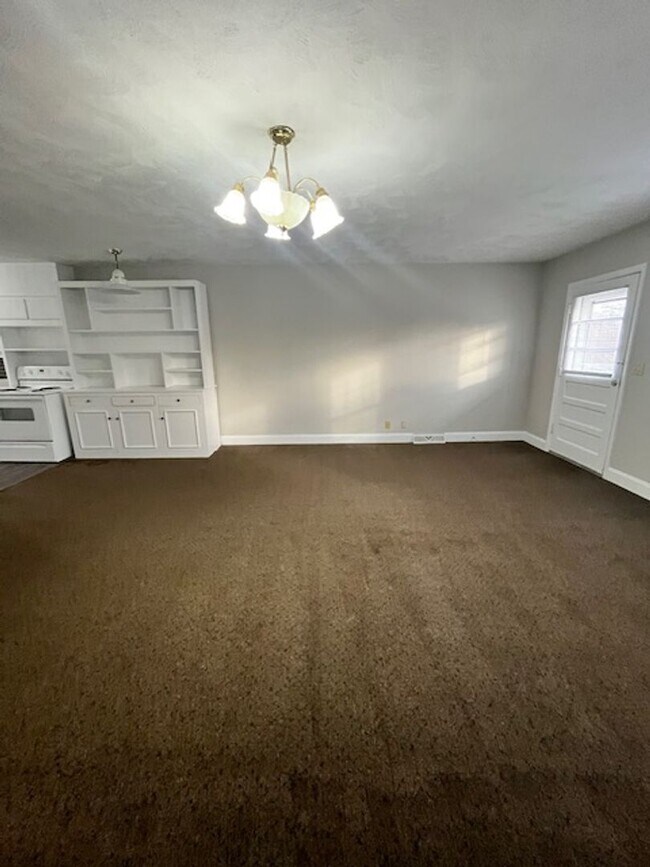 Building Photo - 508 W Main St