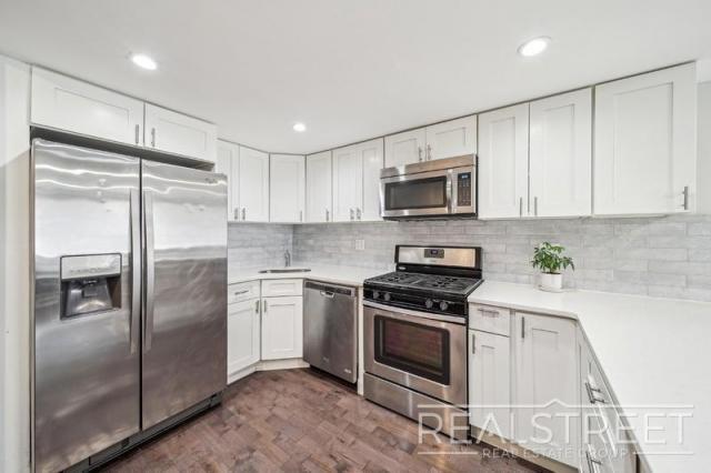 Foto del edificio - 4 bedroom in Brooklyn NY 11221