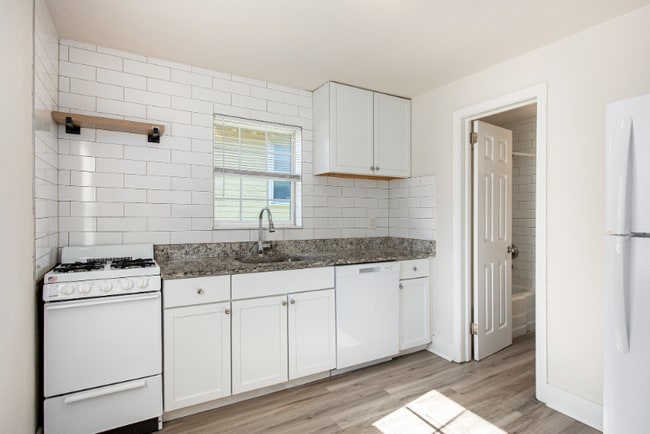 Foto del edificio - 1904 Hampton Ave