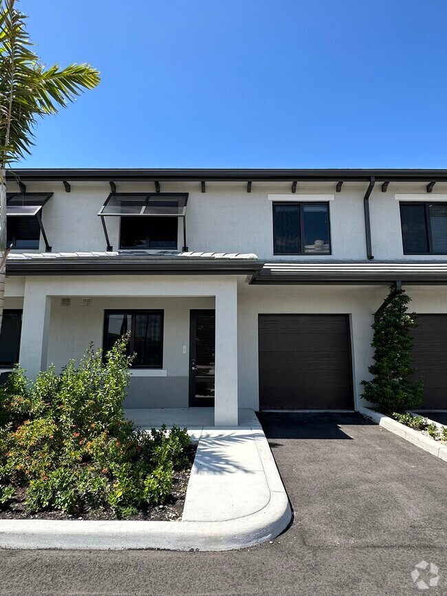 Townhomes For Rent in Miami Lakes, FL 90 Townhouses