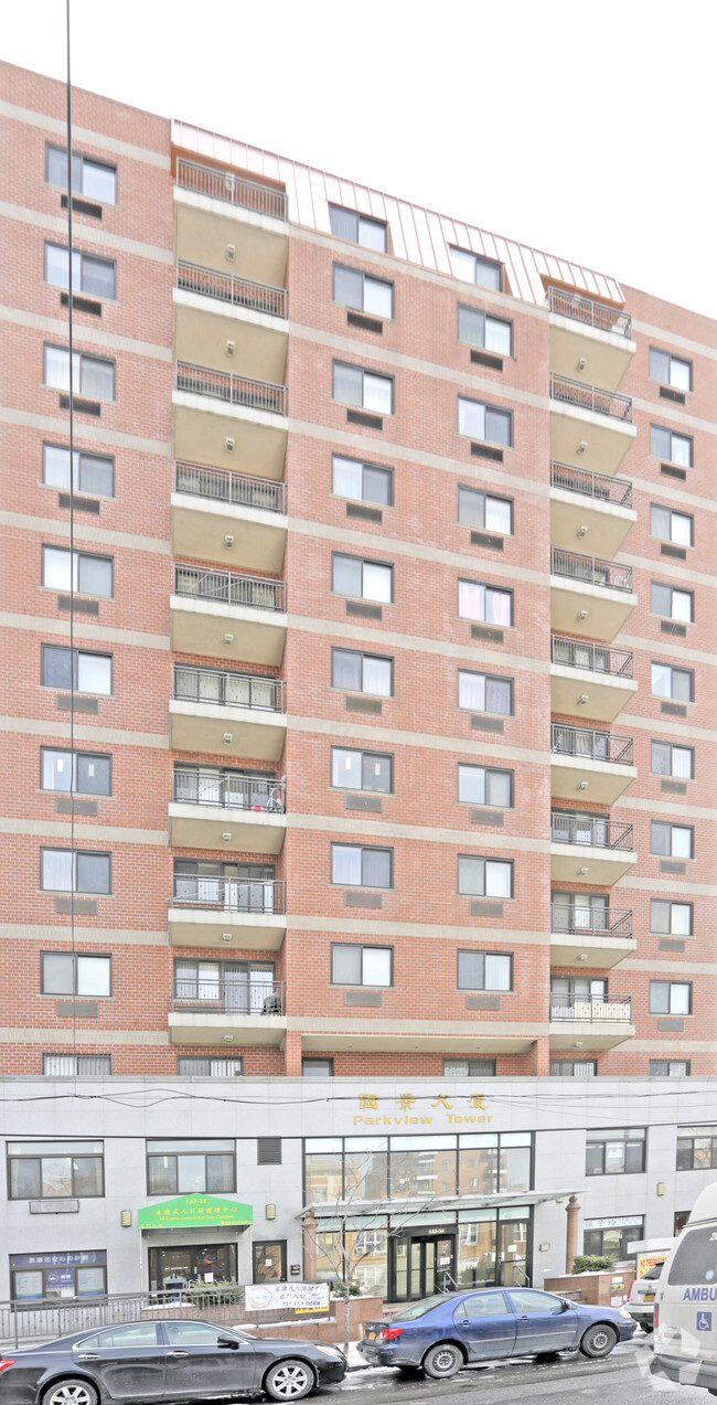Building Photo - Parkview Tower