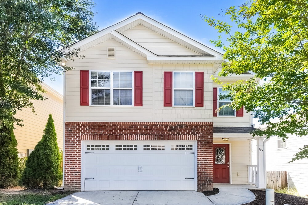 Primary Photo - 122 Village Pkwy