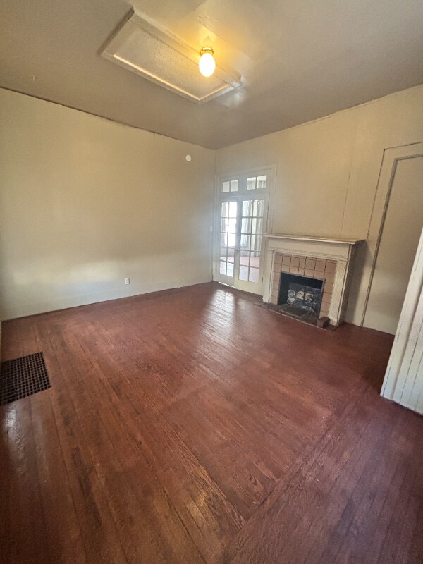 Building Photo - 419 W Vine St