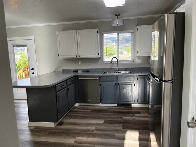 Foto del edificio - 1442 Willowbrook Dr