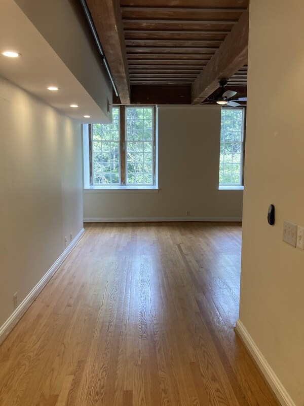 Foto del edificio - 49 Bancroft Mills Rd