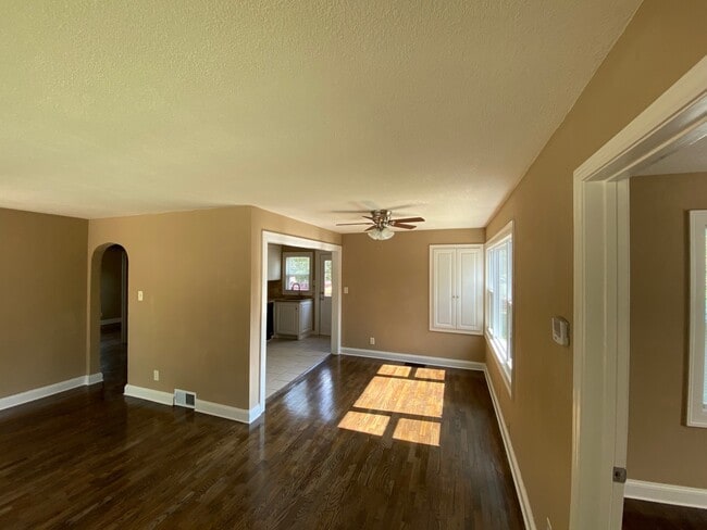 Building Photo - 1429 Grand Ave