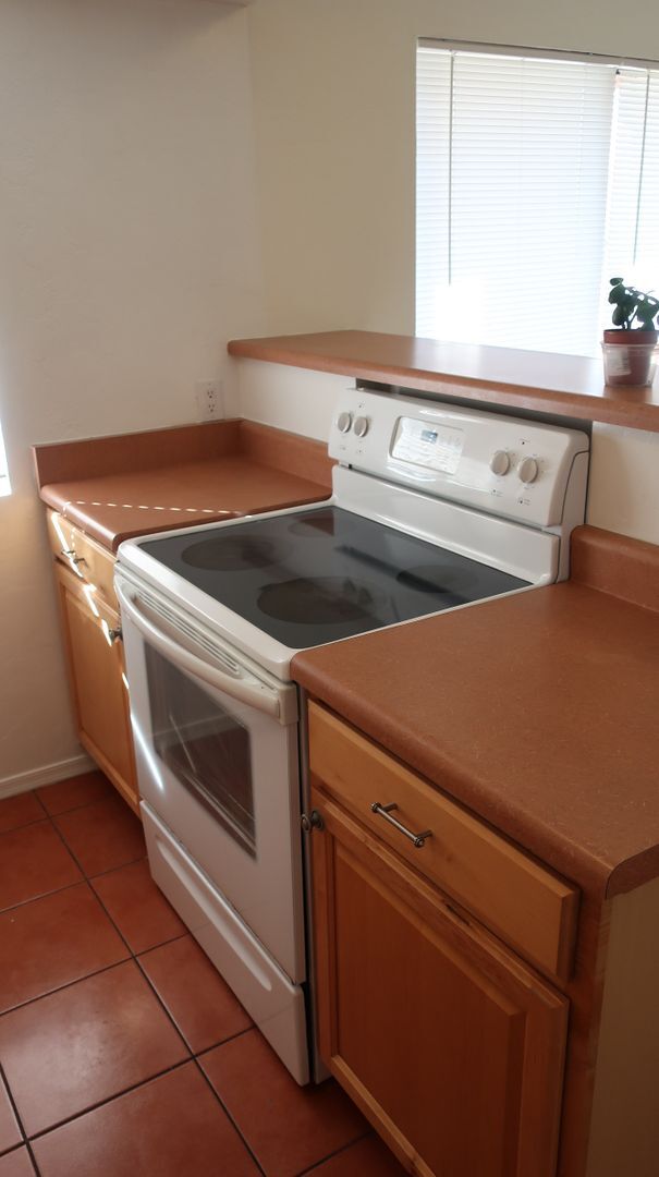 Foto del edificio - Attractive & Affordable 2 Bedroom Condo in...