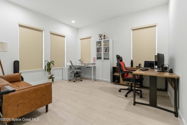 Building Photo - 3256 Kamin Dr