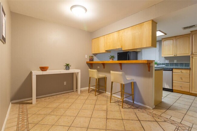 Building Photo - 8600 Fathom Cir