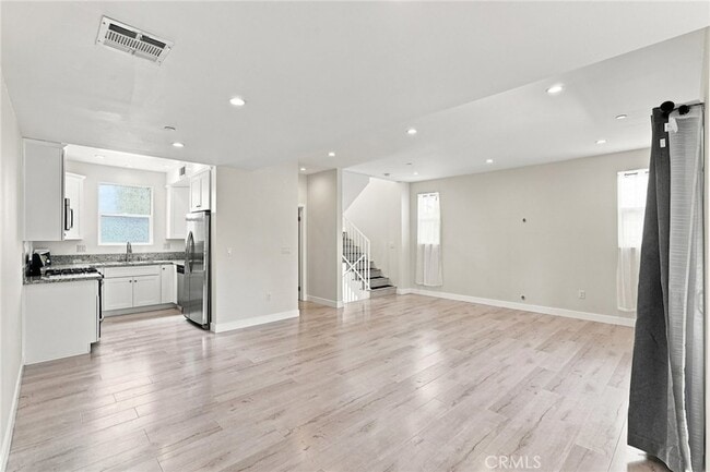 Photo - 15340 Lassen Street Unit House