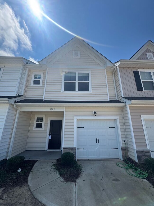 Building Photo - 3805 Yorkshire Pl