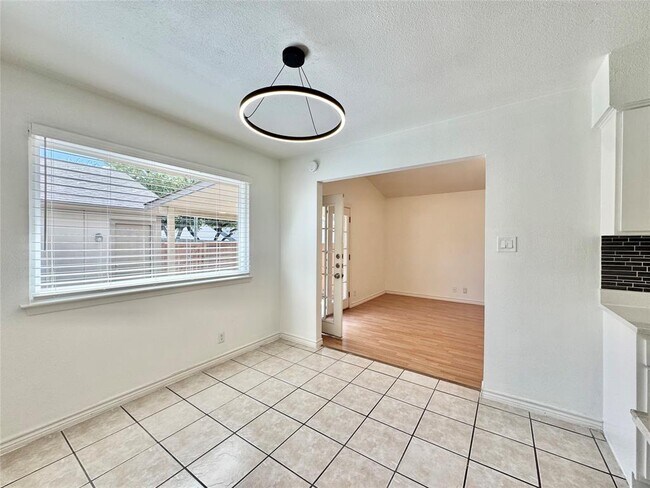 Foto del edificio - 1423 W Braker Ln
