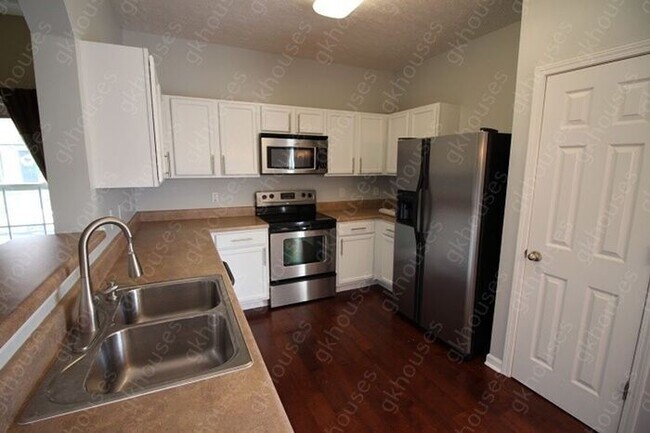 Foto del edificio - 3 Bed /2.5 Bath Home - Available Mid October!