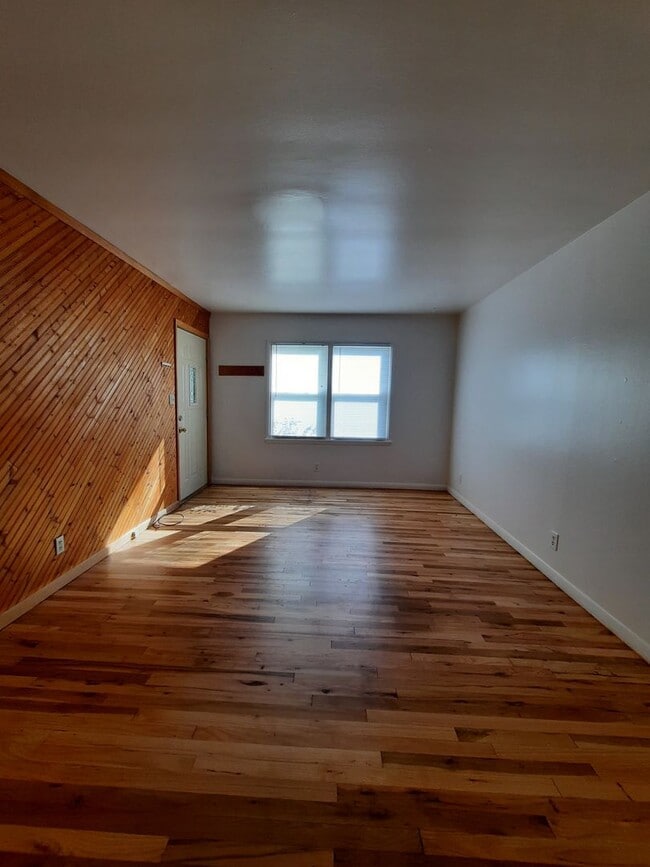 Foto del edificio - 2 BED | 1 BATH | DUPLEX | WEST
