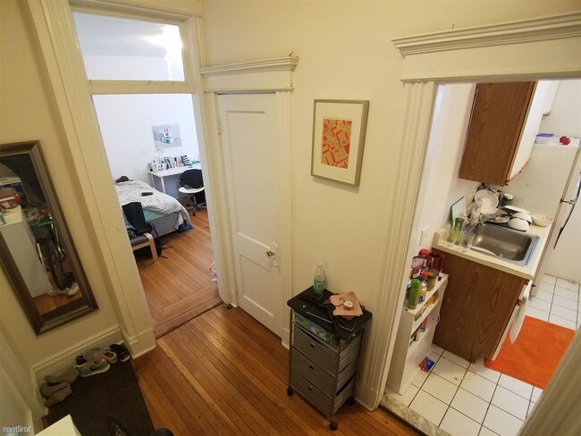 Building Photo - Studio, 1 bath  - 27 Saint Lukes Rd Apt 4