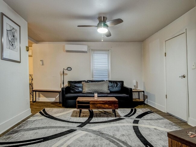 Building Photo - 617 Straight  St Sewickley, PA 15143