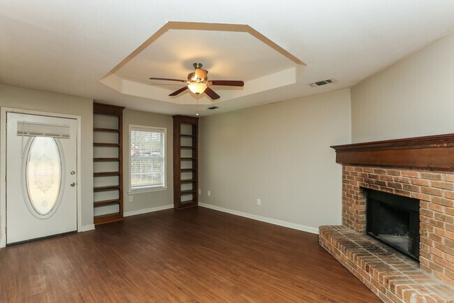 Foto del edificio - 1012 Red Oak Dr