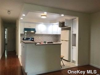 Foto del edificio - 71-37 Park Ave