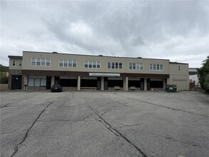 Building Photo - 1408 1/2 Atwood Ave