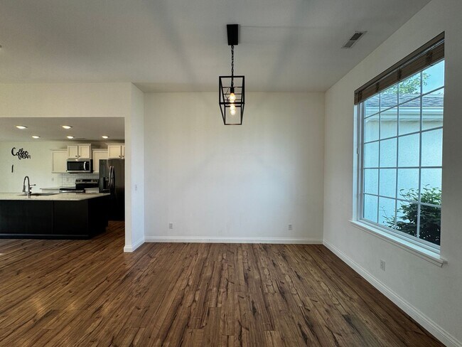 Foto del edificio - Single Family Home - Available For Rent!