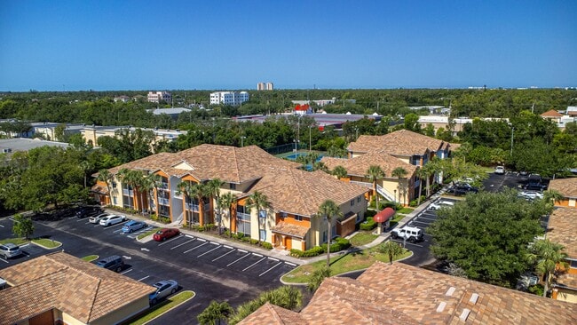 Building Photo - Tuscany Gardens Beautiful Condo Close to All in Fort Myers MOVE IN SPECIAL FIRST MONTH FREE!