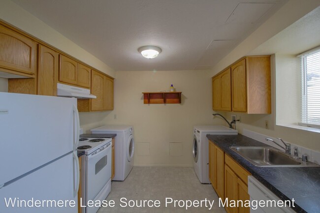Building Photo - 2033 S Garfield Rd