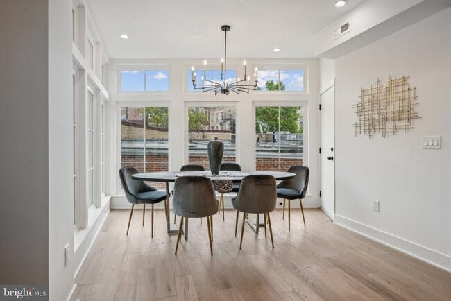 Foto del edificio - 1614 Kilbourne Pl NW